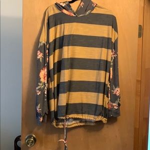 Striped and floral hooded top 3X NWOT